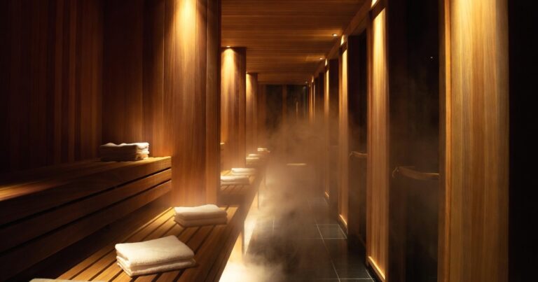 Sauna Gay : Guide Complet 2026 (Règles, Sécurité, Lieux)