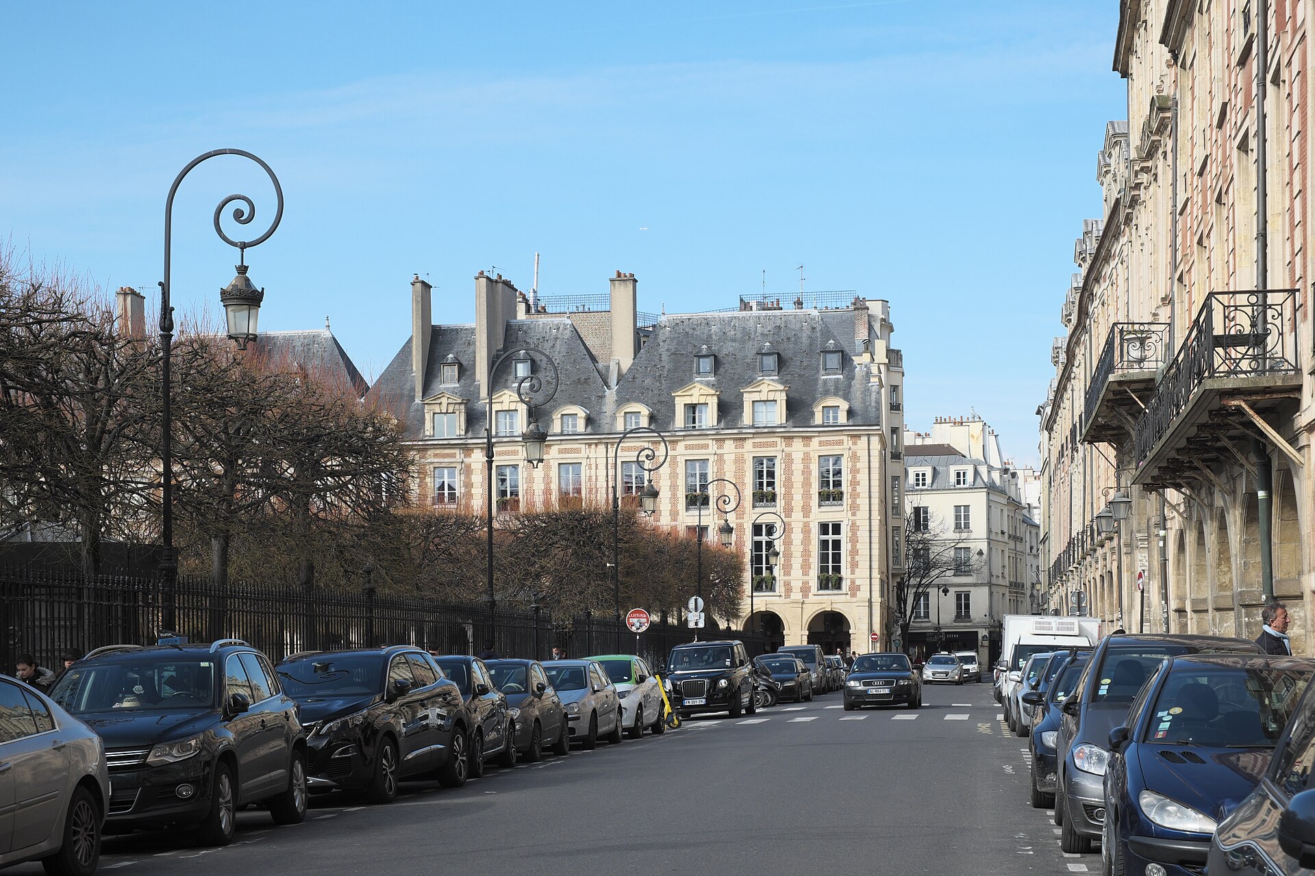 Place des Vosges dans le Marais à Paris